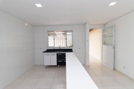 Casa para alugar com 75m², 2 quartos e 1 vaga Casa para alugar com 75m², 2 quartos e 1 vagaSala/Cozinha