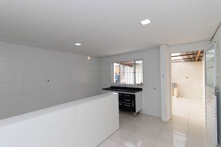 Casa para alugar com 75m², 2 quartos e 1 vaga Casa para alugar com 75m², 2 quartos e 1 vagaSala/Cozinha