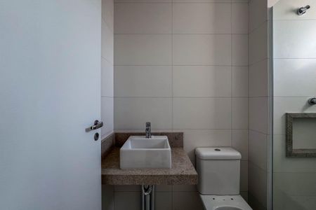 Apartamento à venda com 81m², 2 quartos e 1 vaga Apartamento à venda com 81m², 2 quartos e 1 vagaBanheiro Social