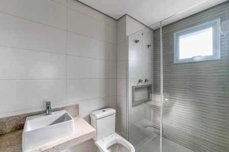 Apartamento à venda com 81m², 2 quartos e 1 vaga Apartamento à venda com 81m², 2 quartos e 1 vagaBanheiro da Suíte