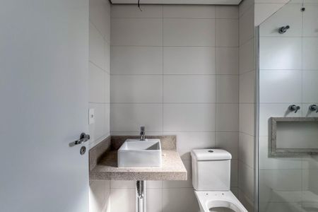 Apartamento à venda com 81m², 2 quartos e 1 vaga Apartamento à venda com 81m², 2 quartos e 1 vagaBanheiro da Suíte