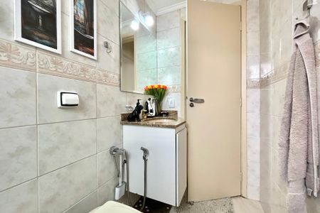 Apartamento à venda com 78m², 2 quartos e 1 vagaBanheiro Social