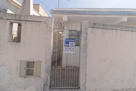 Casa à venda com 60m², 3 quartos e 1 vaga Casa à venda com 60m², 3 quartos e 1 vagaFachada