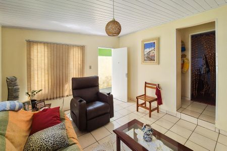 Casa à venda com 303m², 2 quartos e 1 vagaSala