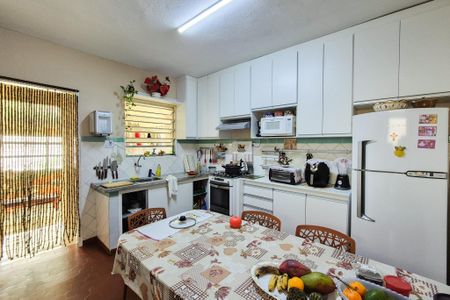 Casa à venda com 303m², 2 quartos e 1 vagaCozinha