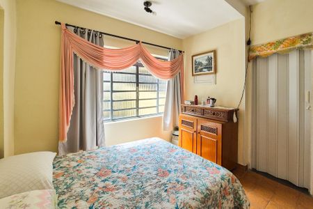 Casa à venda com 303m², 2 quartos e 1 vagaSuíte