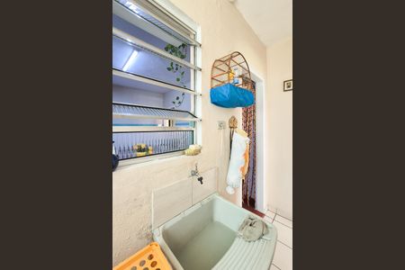 Casa à venda com 303m², 2 quartos e 1 vagaÁrea de Serviço