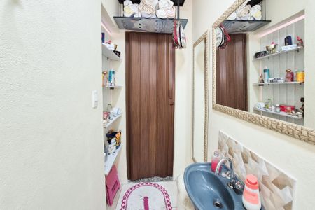 Casa à venda com 303m², 2 quartos e 1 vagaBanheiro da Suíte