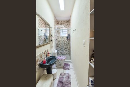 Casa à venda com 303m², 2 quartos e 1 vagaBanheiro da Suíte