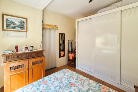 Casa à venda com 303m², 2 quartos e 1 vagaSuíte