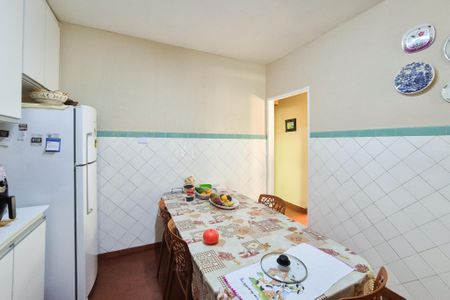 Casa à venda com 303m², 2 quartos e 1 vagaCozinha