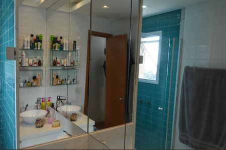 Apartamento à venda com 200m², 3 quartos e 2 vagasBanheiro da Suíte