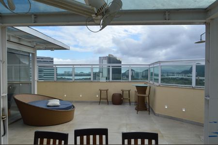 Apartamento à venda com 200m², 3 quartos e 2 vagasTerraço