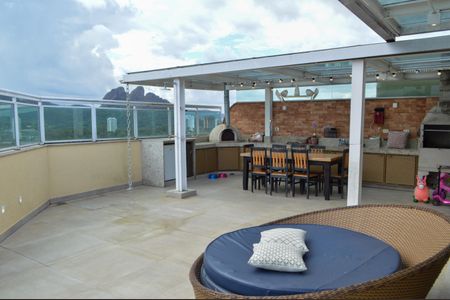 Apartamento à venda com 200m², 3 quartos e 2 vagasTerraço