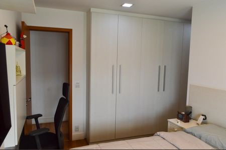 Apartamento à venda com 200m², 3 quartos e 2 vagasSuíte