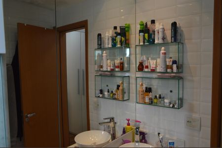 Apartamento à venda com 200m², 3 quartos e 2 vagasBanheiro da Suíte