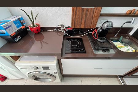 Apartamento à venda com 70m², 2 quartos e 1 vagaÁrea de Serviço