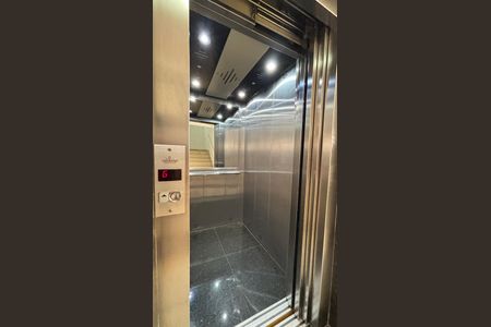 Apartamento à venda com 70m², 2 quartos e 1 vagaElevador