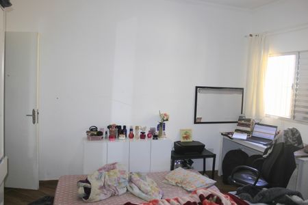 Casa à venda com 180m², 4 quartos e 4 vagasSuíte