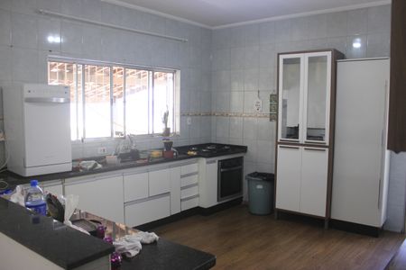 Casa à venda com 180m², 4 quartos e 4 vagasCozinha