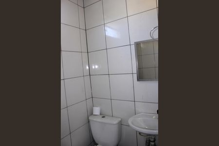 Casa à venda com 180m², 4 quartos e 4 vagasBanheiro do salão