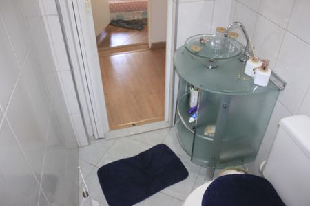 Casa à venda com 180m², 4 quartos e 4 vagasBanheiro social