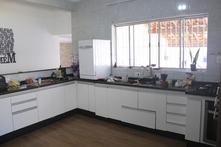 Casa à venda com 180m², 4 quartos e 4 vagasCozinha