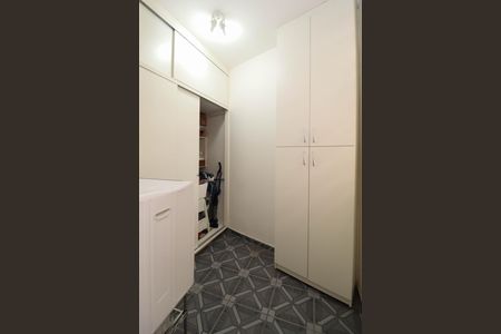 Casa à venda com 154m², 3 quartos e 2 vagasLavanderia