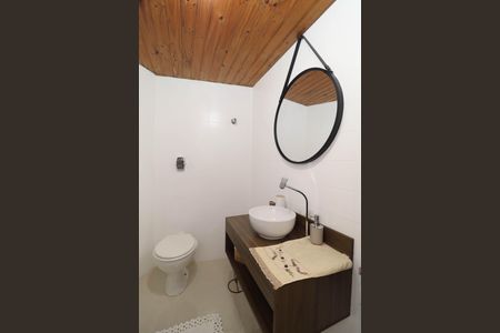 Casa à venda com 154m², 3 quartos e 2 vagasLavabo