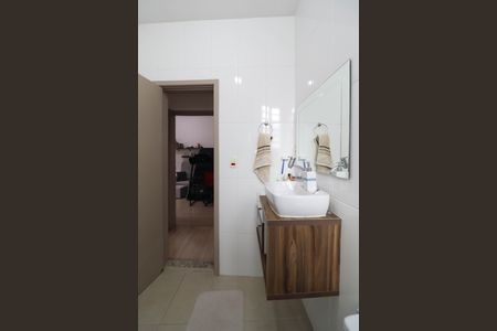 Casa à venda com 154m², 3 quartos e 2 vagasBanheiro