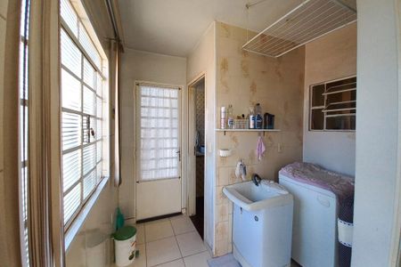 Casa à venda com 400m², 3 quartos e 3 vagas Casa à venda com 400m², 3 quartos e 3 vagasÁrea de Serviço