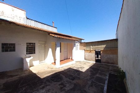 Casa à venda com 400m², 3 quartos e 3 vagas Casa à venda com 400m², 3 quartos e 3 vagasQuintal