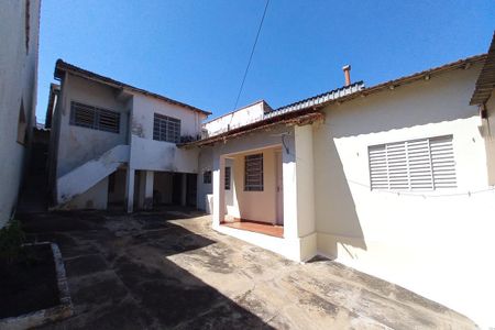 Casa à venda com 400m², 3 quartos e 3 vagas Casa à venda com 400m², 3 quartos e 3 vagasQuintal