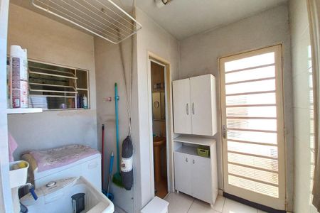 Casa à venda com 400m², 3 quartos e 3 vagas Casa à venda com 400m², 3 quartos e 3 vagasÁrea de Serviço