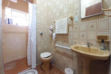 Casa à venda com 400m², 3 quartos e 3 vagas Casa à venda com 400m², 3 quartos e 3 vagasBanheiro