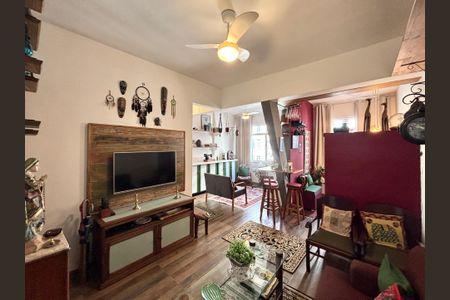 Apartamento à venda com 86m², 2 quartos e sem vagaSala