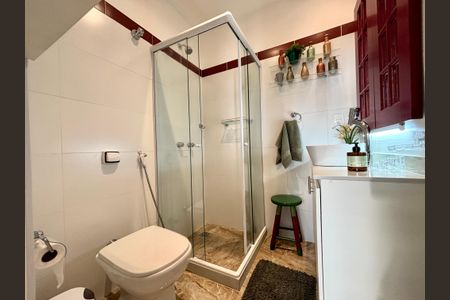 Apartamento à venda com 86m², 2 quartos e sem vagaBanheiro social