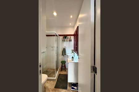 Apartamento à venda com 86m², 2 quartos e sem vagaBanheiro social