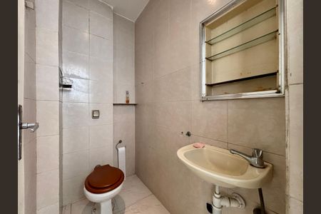 Apartamento à venda com 136m², 3 quartos e sem vaga Apartamento à venda com 136m², 3 quartos e sem vagaBanheiro de Serviço