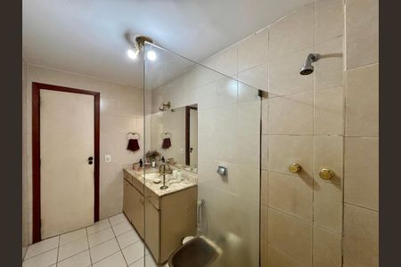 Apartamento à venda com 136m², 3 quartos e sem vaga Apartamento à venda com 136m², 3 quartos e sem vagaBanheiro Social