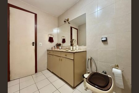 Apartamento à venda com 136m², 3 quartos e sem vaga Apartamento à venda com 136m², 3 quartos e sem vagaBanheiro Social