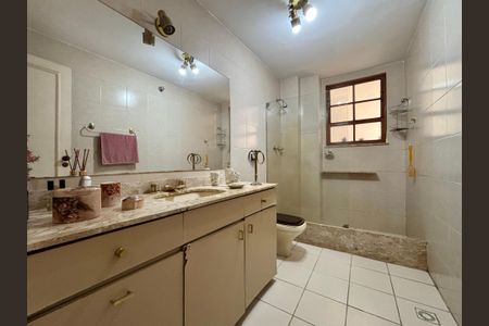 Apartamento à venda com 136m², 3 quartos e sem vaga Apartamento à venda com 136m², 3 quartos e sem vagaBanheiro Social