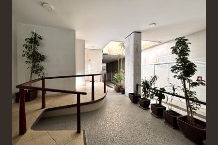 Apartamento à venda com 136m², 3 quartos e sem vaga Apartamento à venda com 136m², 3 quartos e sem vagaFachada e Portaria