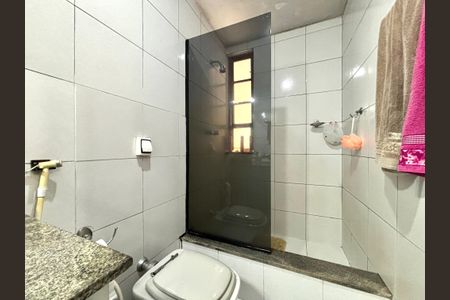 Apartamento à venda com 136m², 3 quartos e sem vaga Apartamento à venda com 136m², 3 quartos e sem vagaBanheiro da Suíte
