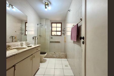 Apartamento à venda com 136m², 3 quartos e sem vaga Apartamento à venda com 136m², 3 quartos e sem vagaBanheiro Social