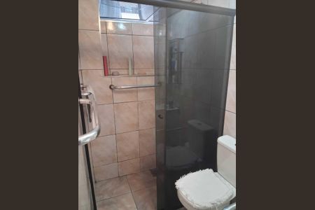 Banheiro de apartamento para alugar com 3 quartos, 58m² em Parque Cecap, Guarulhos