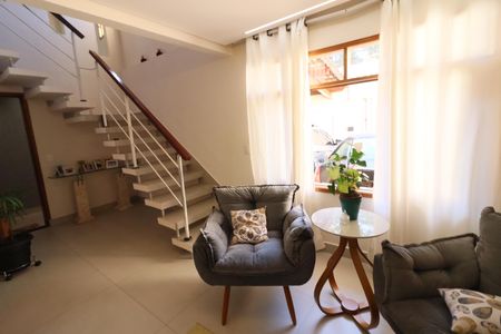 Casa à venda com 125m², 3 quartos e 3 vagasSala