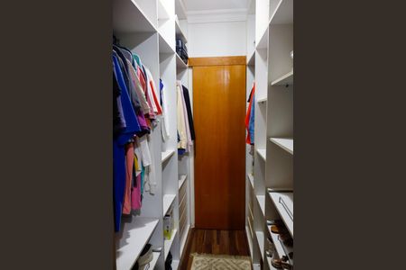 Casa à venda com 125m², 3 quartos e 3 vagas Casa à venda com 125m², 3 quartos e 3 vagasCloset da suíte