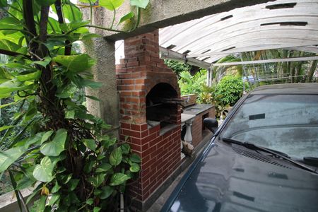 Casa de condomínio à venda com 144m², 3 quartos e 2 vagasChurrasqueira