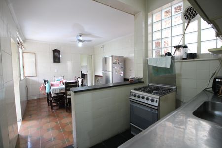 Casa de condomínio à venda com 144m², 3 quartos e 2 vagasCozinha 